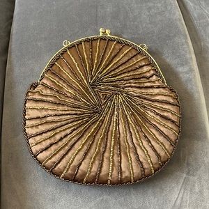 Beaded clutch